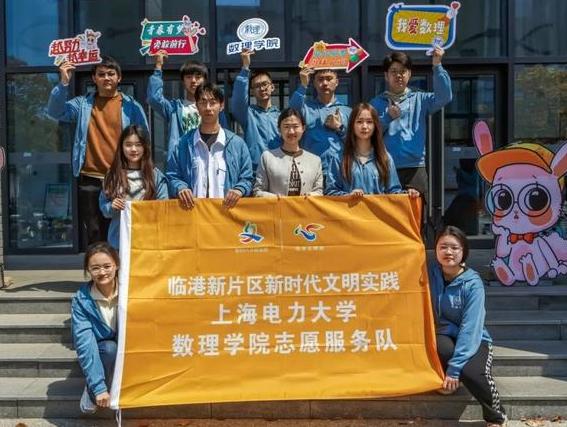 康鸿轩：作永恒的磁场，用温暖的力量校准学生成长“坐标系”